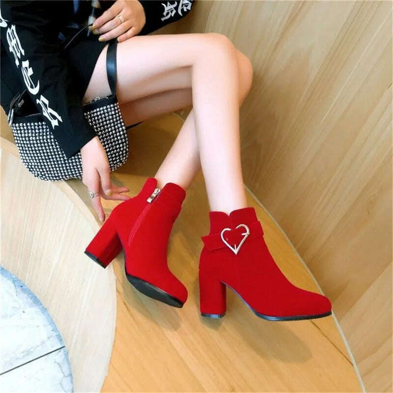Women's Chunky Heeled Ankle Boots – Side Zipper