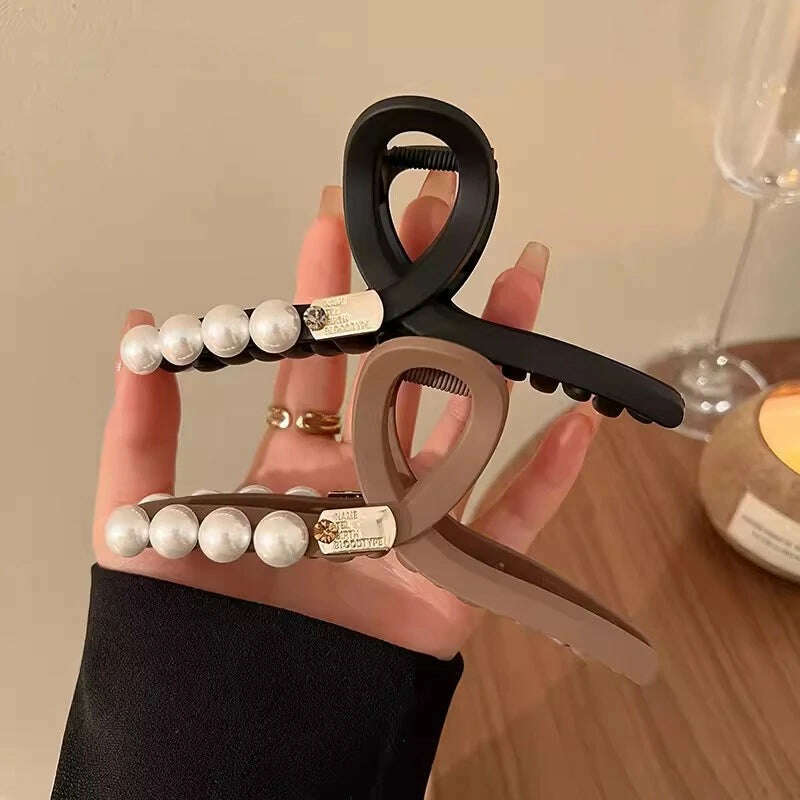 Vintage Korean Pearl Hair Claw Clip