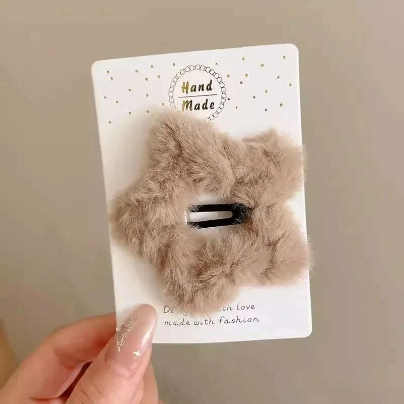Winter Plush Y2K Star Hair Clips – Fluffy Fashion Hairpins