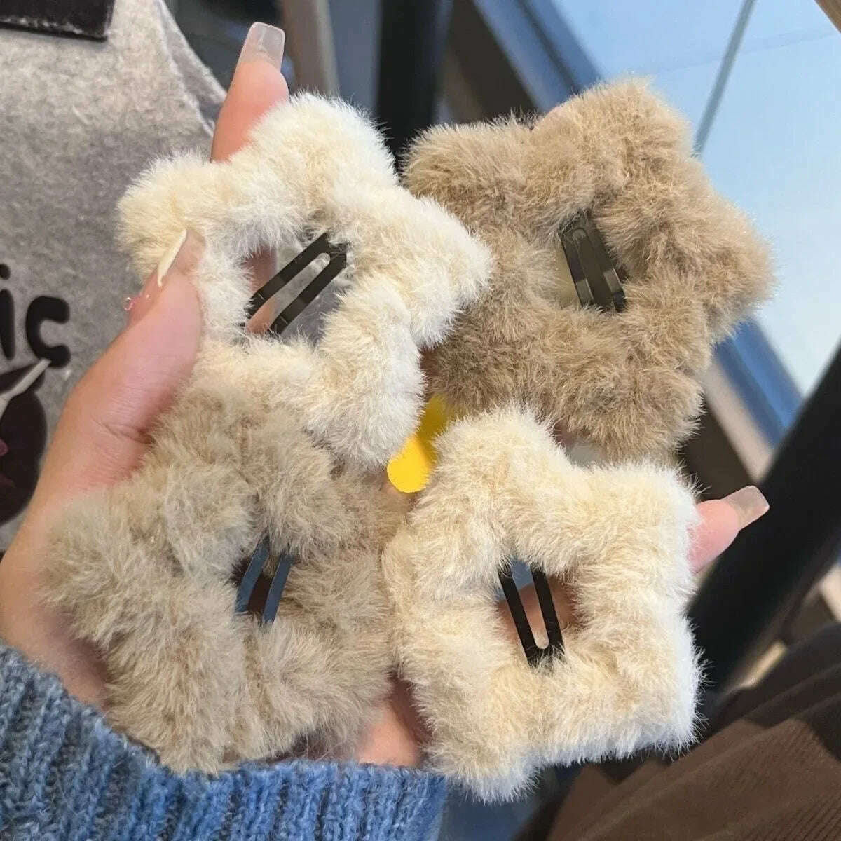 Winter Plush Y2K Star Hair Clips – Fluffy Fashion Hairpins