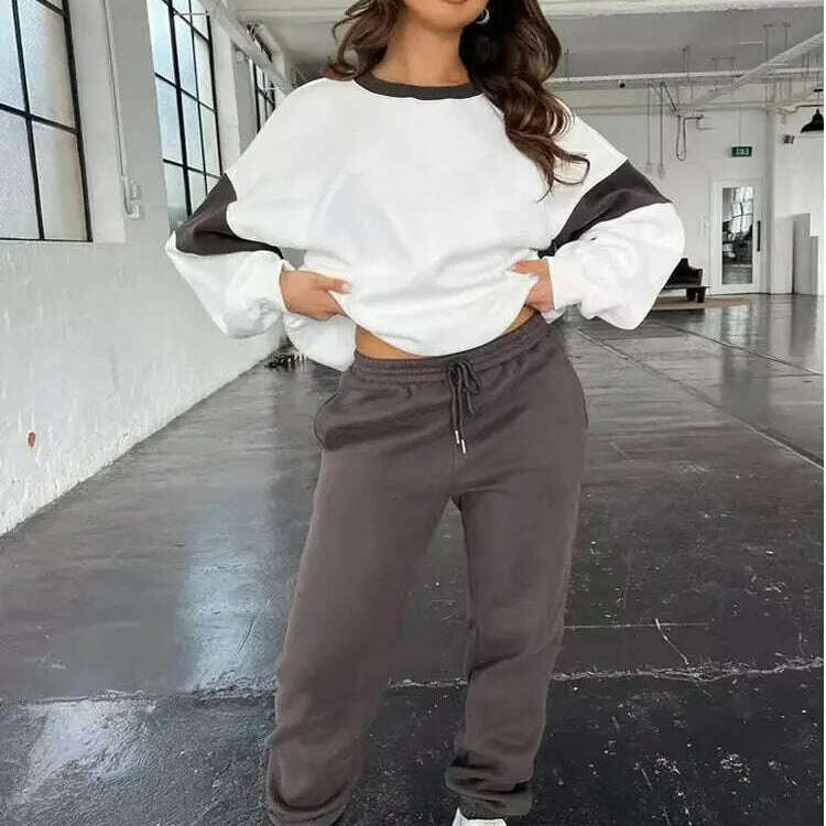 2024 Winter Colorblock Two-Piece Tracksuit: Sweatshirt & Pants - D&M Boutique