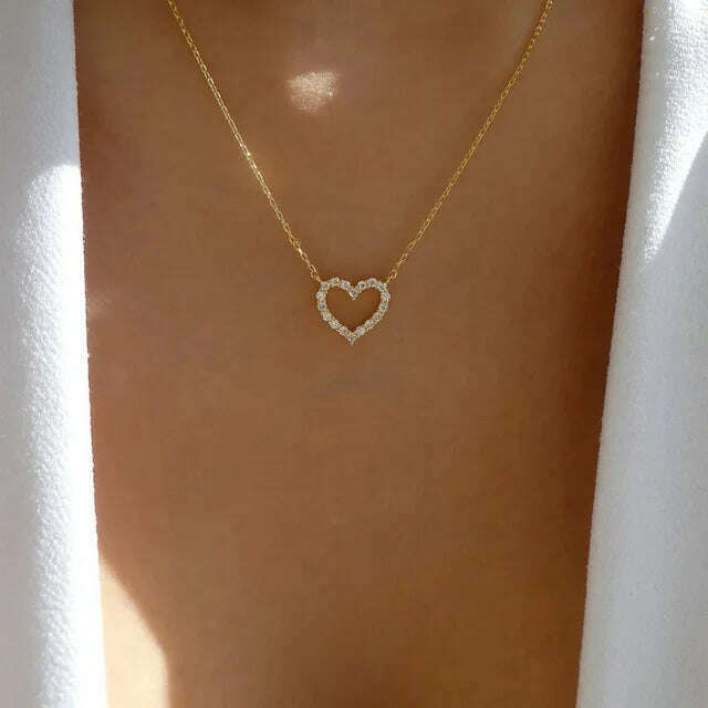 Classic Gothic Tattoo Red Velvet Choker Necklace Red Heart Pendant Necklaces For Women Fashion Jewelry Valentine's Gift N0352