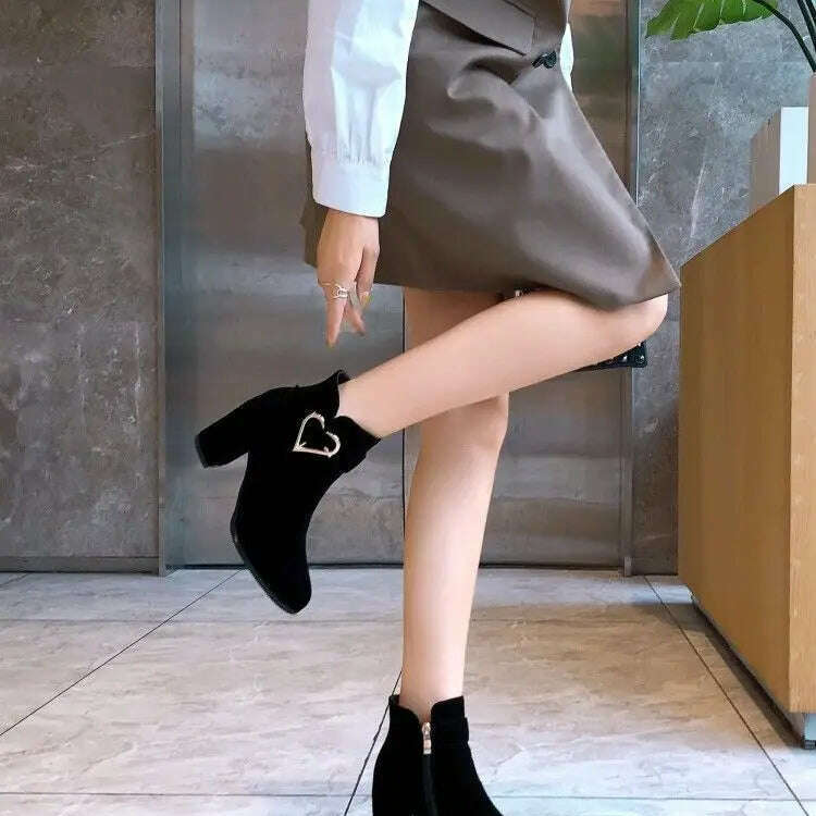 Women's Chunky Heeled Ankle Boots – Side Zipper