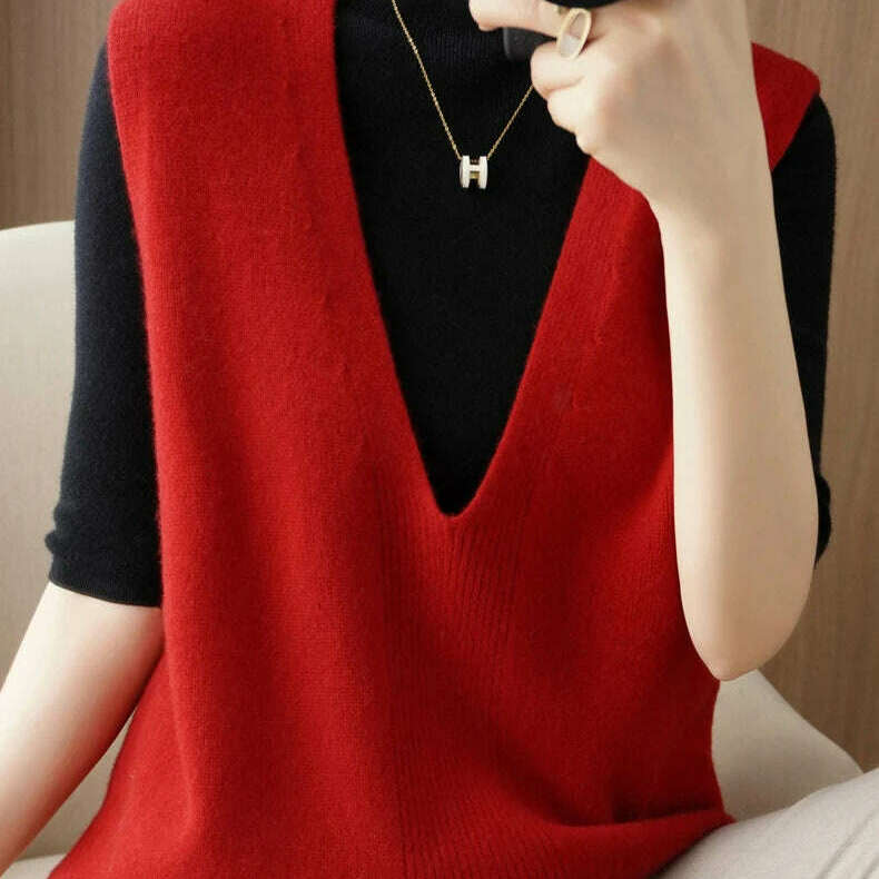 Autumn Knit V-Neck Vest – Loose, Solid, Stylish Layering - D&M Boutique