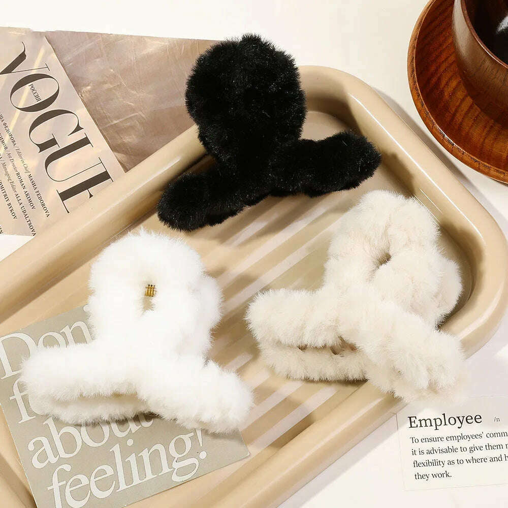 2024 Winter Faux Fur Hair Claw for Women