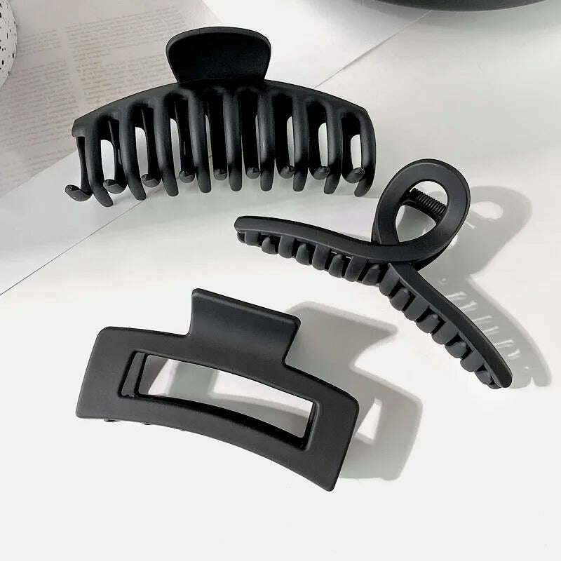 Elegant Black Geometric Hair Claw.