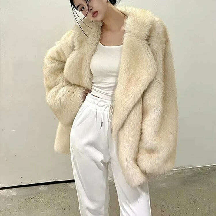 Lautaro Winter Loose Faux Fur Coat for Women – Luxury & Comfort