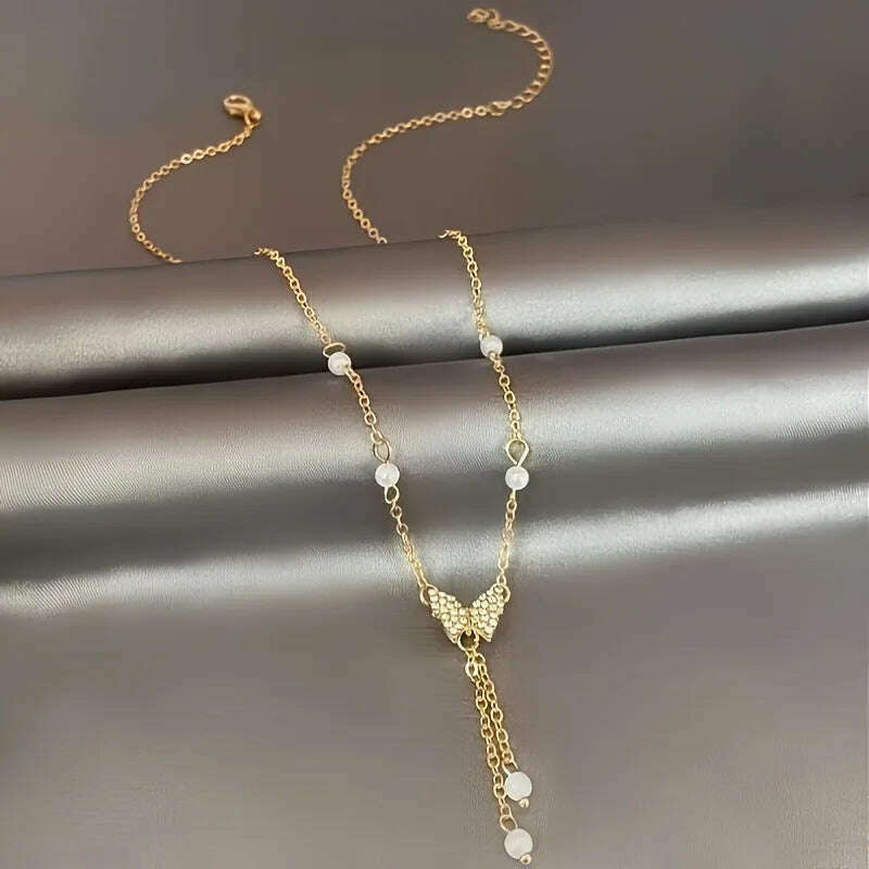 Fashionable and Versatile, Personalized Women's Butterfly Pearl Chain, European and American Collarbone Chain Jewelry