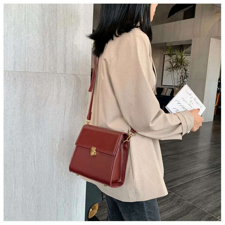 2024 Luxury Leather Woven Handbag with Pearls - New Design