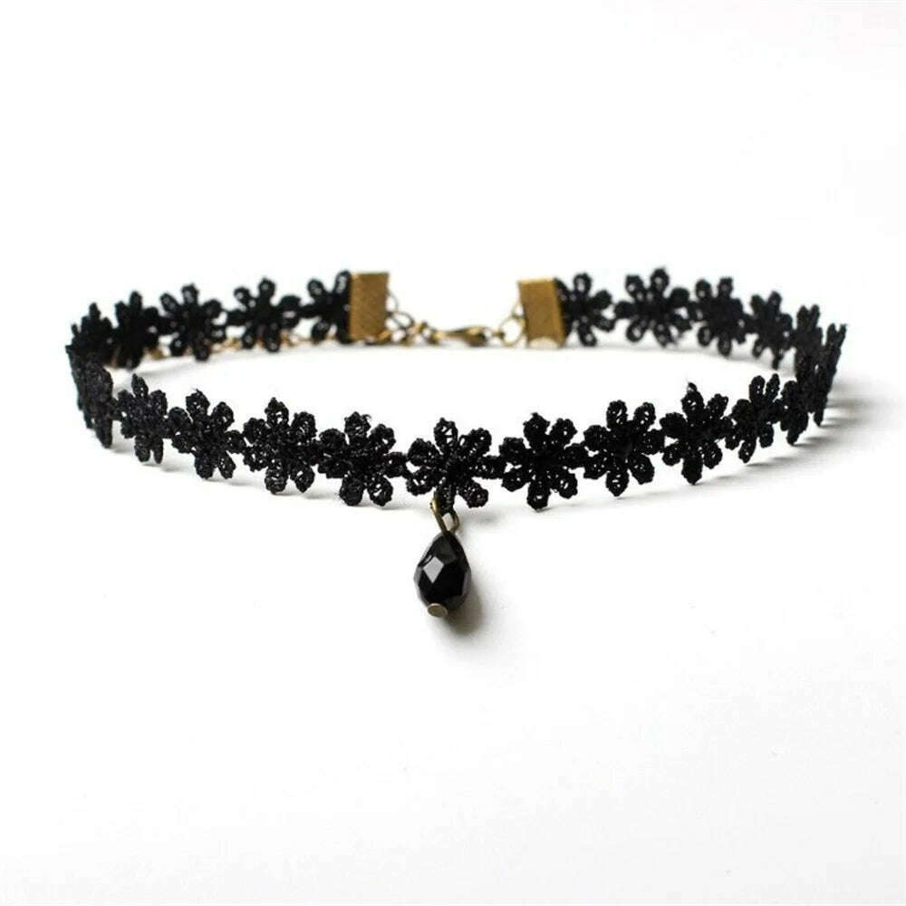 Vintage Fashion Black Lace Heart-Shape Artificial Pearl Pendant Necklace Female Women Sexy Simple Choker Ladies Party Jewelry