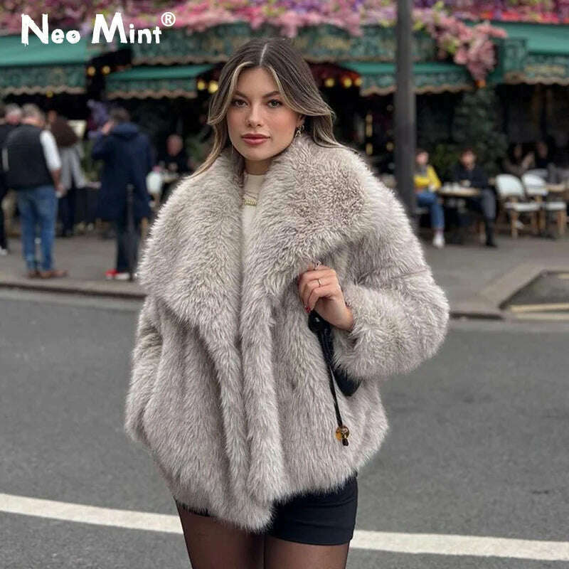 Neo Mint Women's Gradient Faux Fur Coat with Big Collar