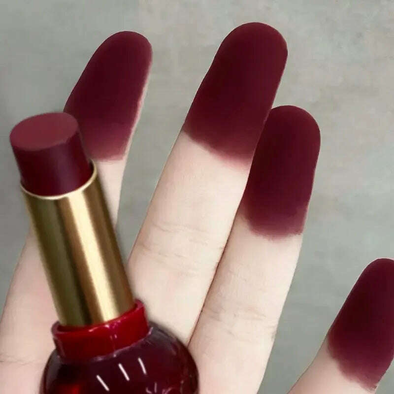 Waterproof Velvet Matte Lipstick – Long-lasting Lip Tint
