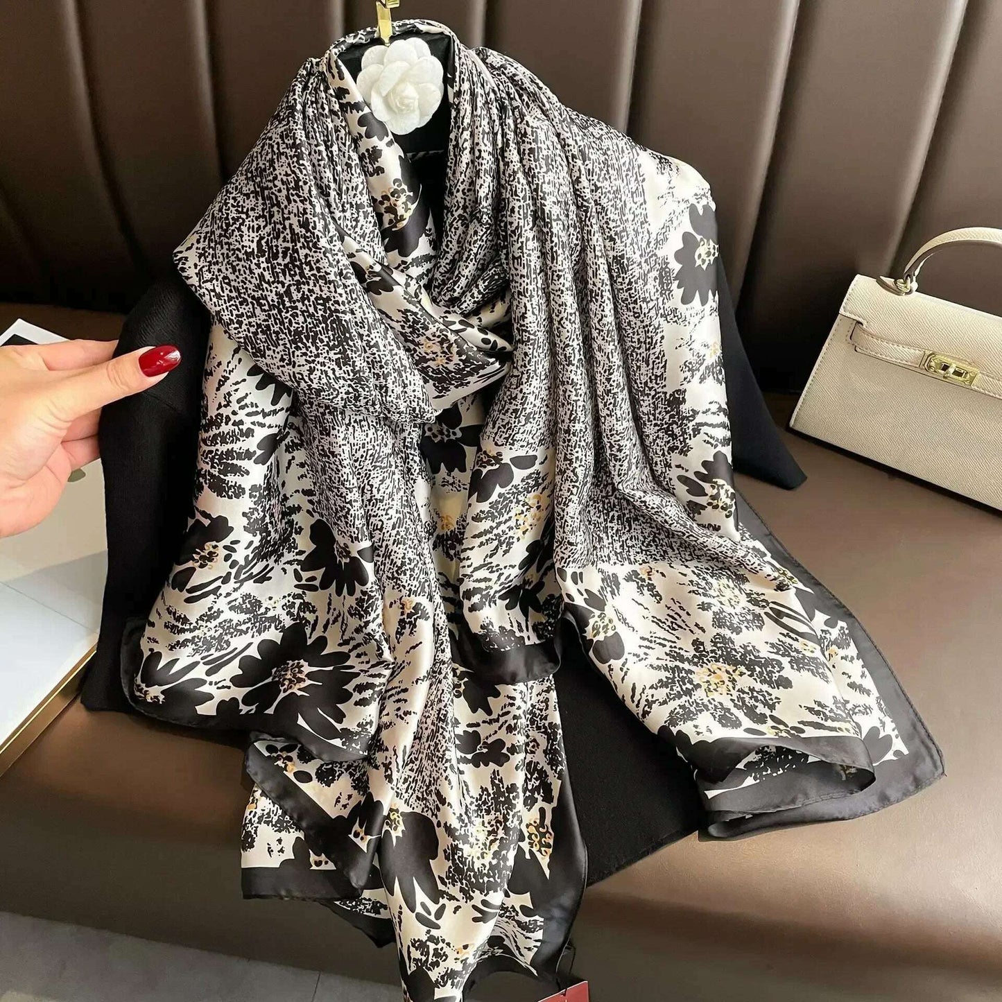 2023 Autumn Winter New Imitated Silk Scarf Women 180*90cm Outdoor Large Size Soft Silky Scarf Beach Long Luxury Scarf Lady Hijab