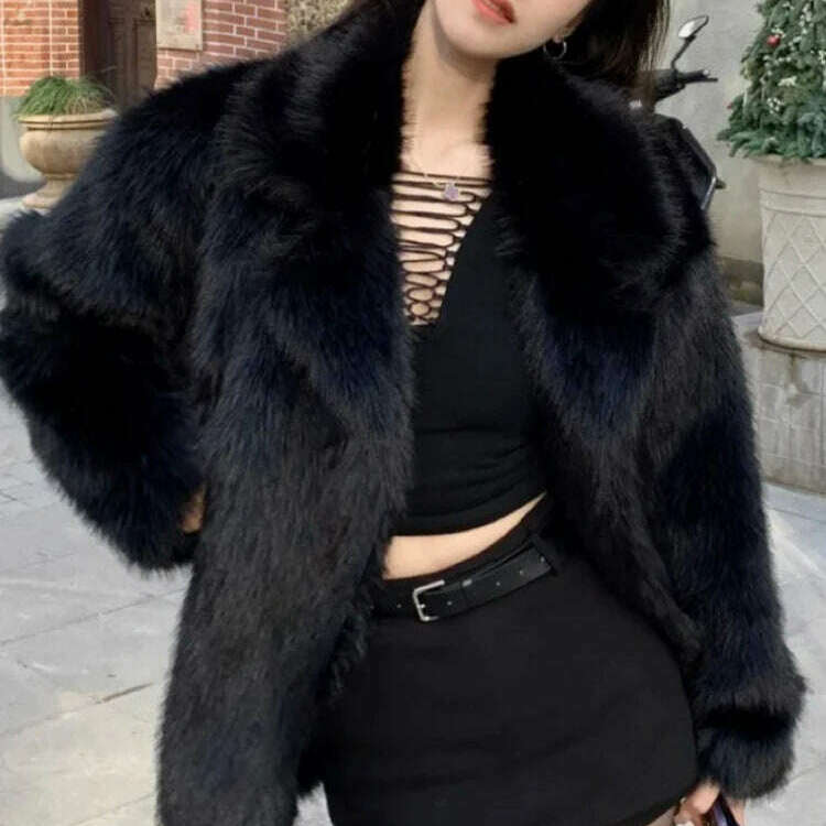 Lautaro Winter Loose Faux Fur Coat for Women – Luxury & Comfort