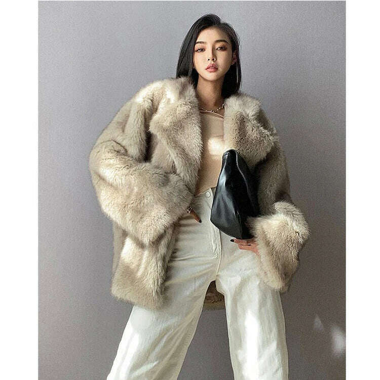 Lautaro Winter Loose Faux Fur Coat for Women – Luxury & Comfort