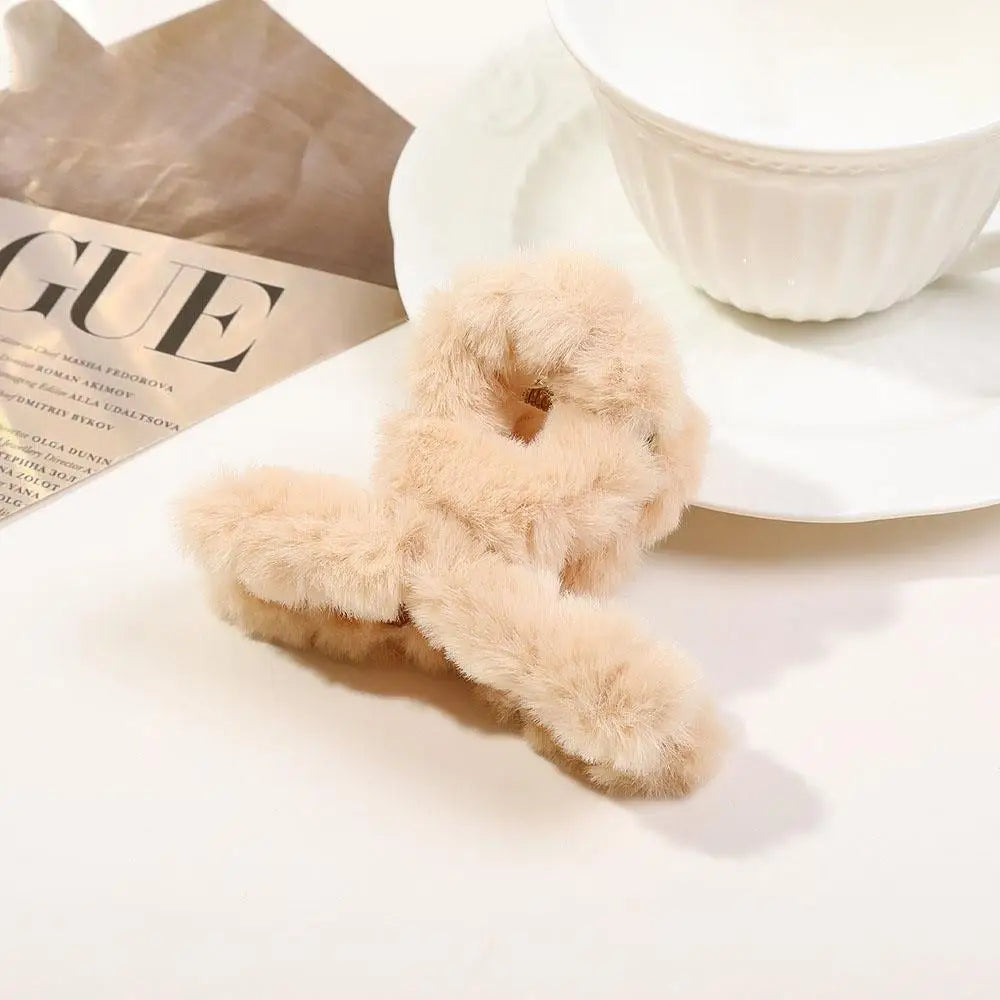 2024 Winter Faux Fur Hair Claw for Women
