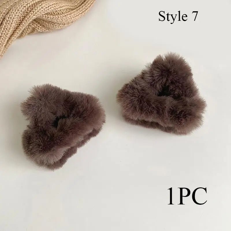 2024 Winter Faux Fur Hair Claw for Women