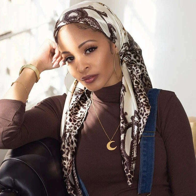 90*90CM Shawls Fashion Beach Sunscreen Silk Scarves 2023 Europe And America Kerchief Popular Print Square Bandannas