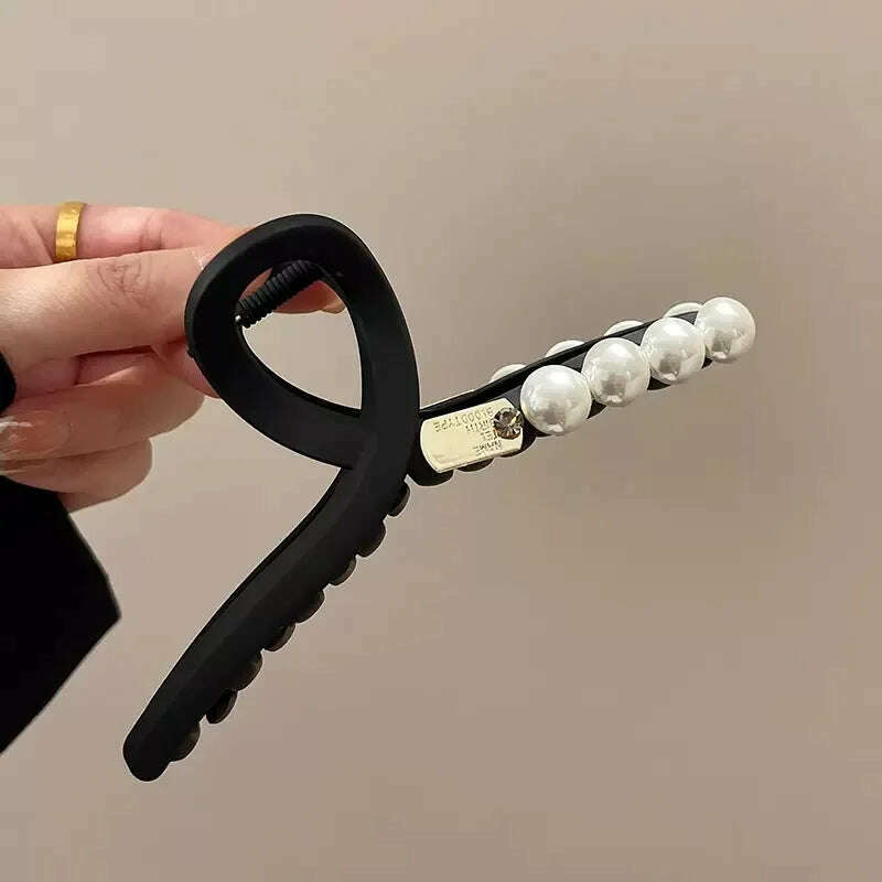 Vintage Korean Pearl Hair Claw Clip