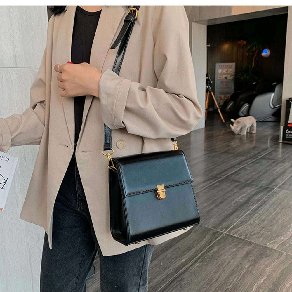 2024 Luxury Leather Woven Handbag with Pearls - New Design