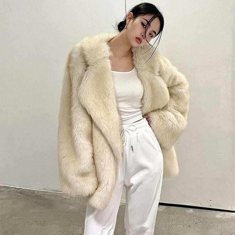 Lautaro Winter Loose Faux Fur Coat for Women – Luxury & Comfort
