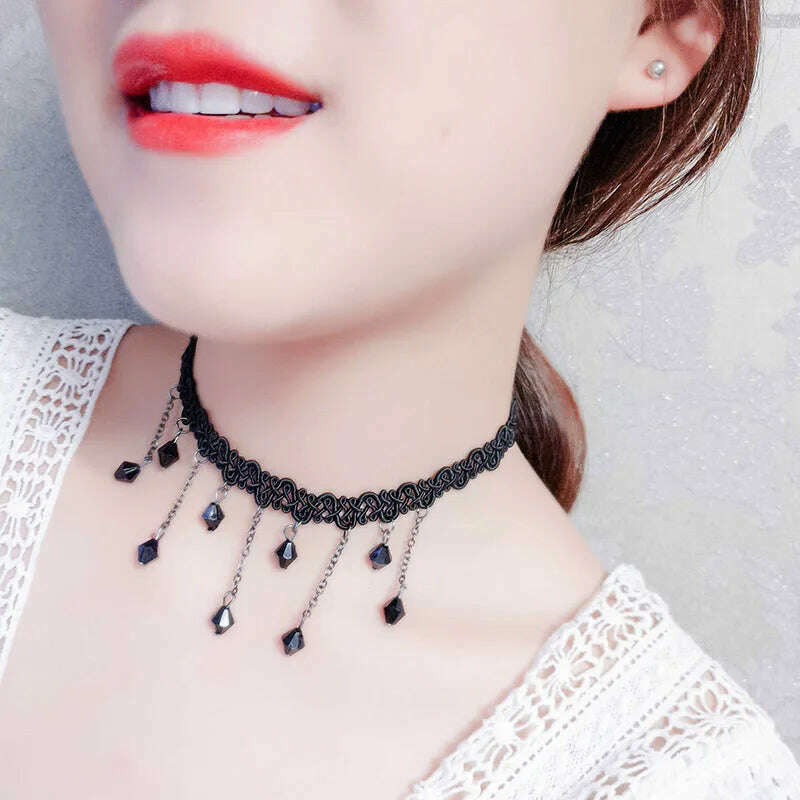 Short Black Crystal Pendant Necklace for Women Tassel Woven Lace Choker Sexy Pretty Neck Braided Band Necklace Adornment Necklac
