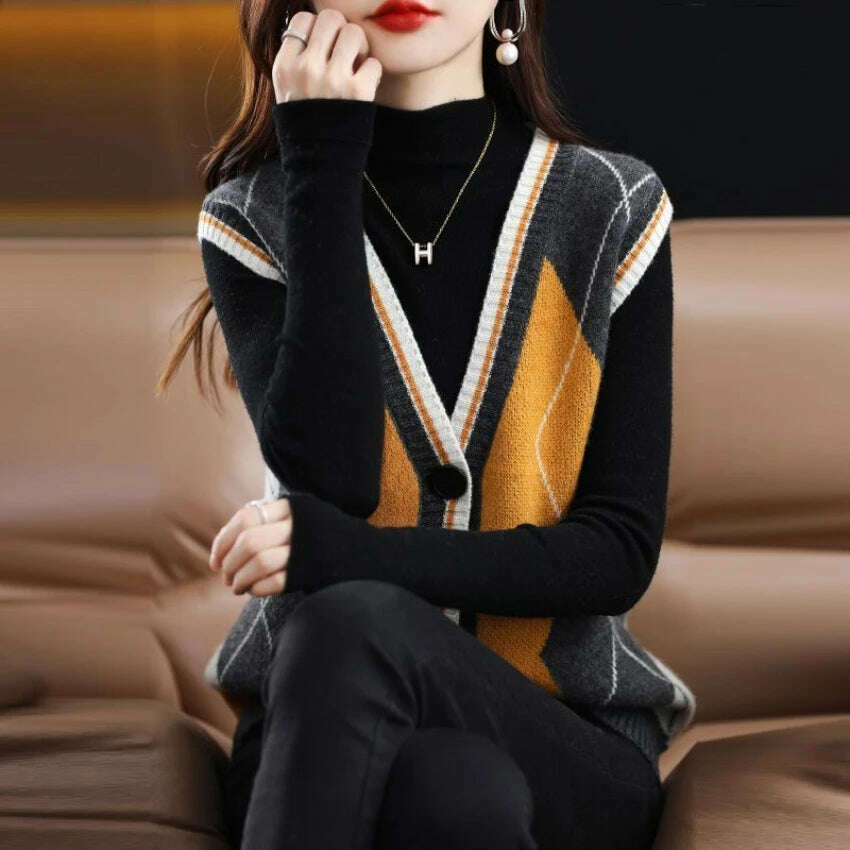 2024 Women's Casual Korean Style Knitted Cardigan Vest - D&M Boutique