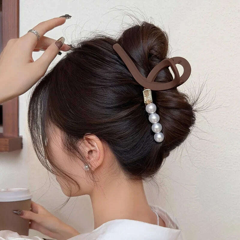 Vintage Korean Pearl Hair Claw Clip