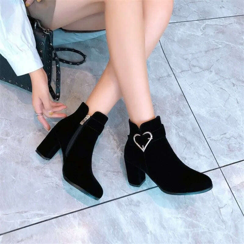 Women's Chunky Heeled Ankle Boots – Side Zipper