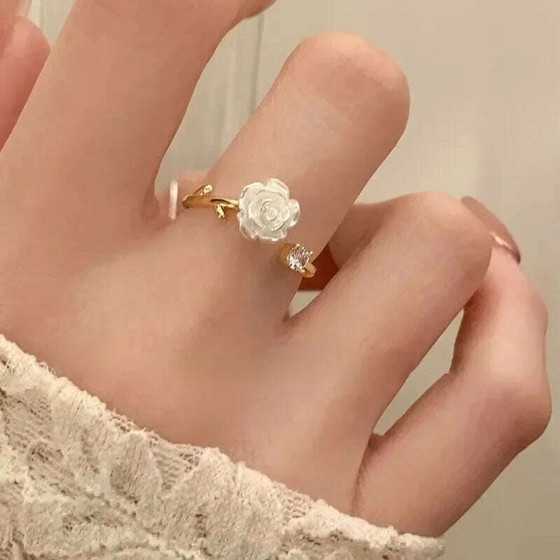 Trend Luxury Rings for Women Gold Plated Stainless Steel Rose Ring Fashion Aesthetic Jewelry Temperament Anillos Mujer