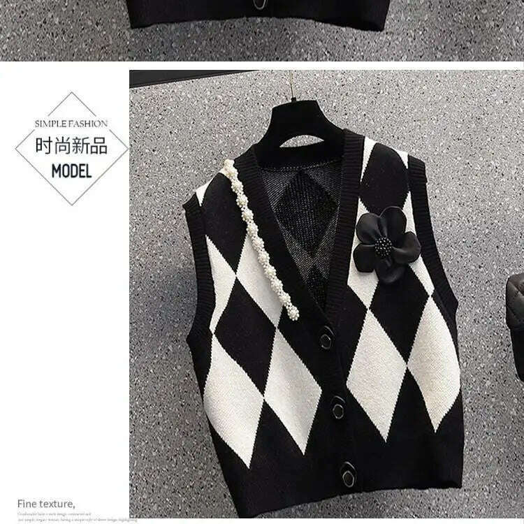 2024 Beaded V-Neck Diamond Plaid Cardigan Vest for Women - D&M Boutique