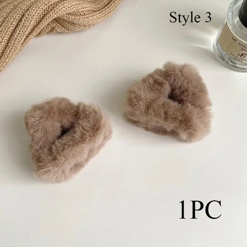 2024 Winter Faux Fur Hair Claw for Women