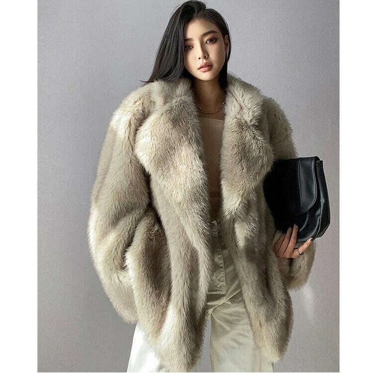 Lautaro Winter Loose Faux Fur Coat for Women – Luxury & Comfort