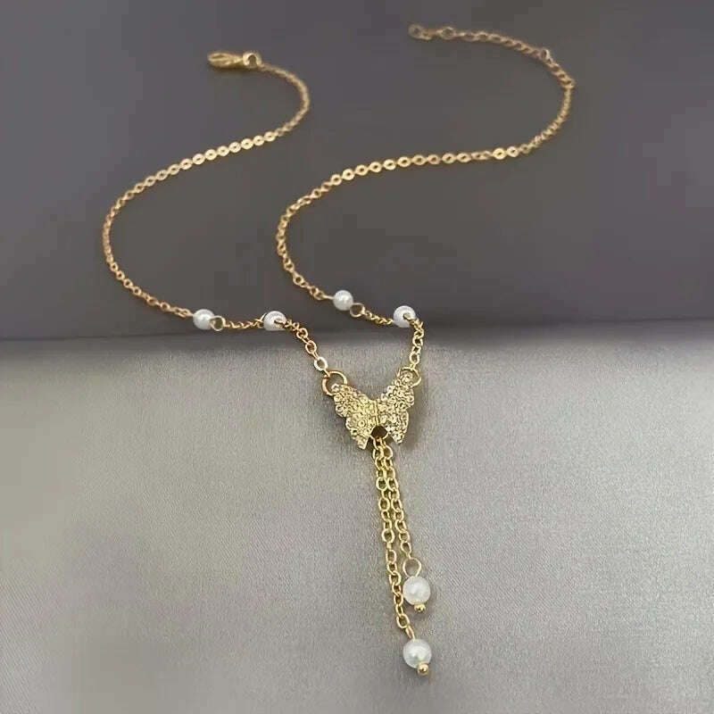 Fashionable and Versatile, Personalized Women's Butterfly Pearl Chain, European and American Collarbone Chain Jewelry