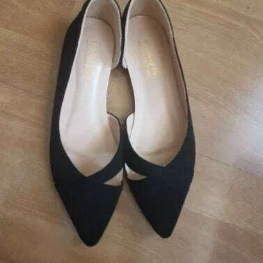 Suede flats, pointed toe, pure color, pink or black.