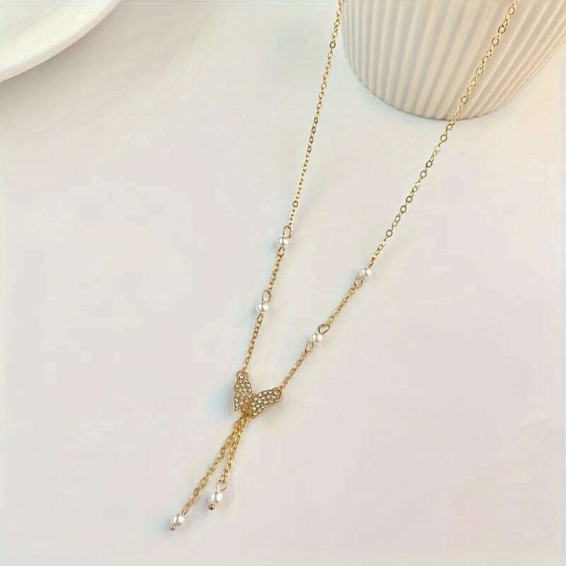 Fashionable and Versatile, Personalized Women's Butterfly Pearl Chain, European and American Collarbone Chain Jewelry
