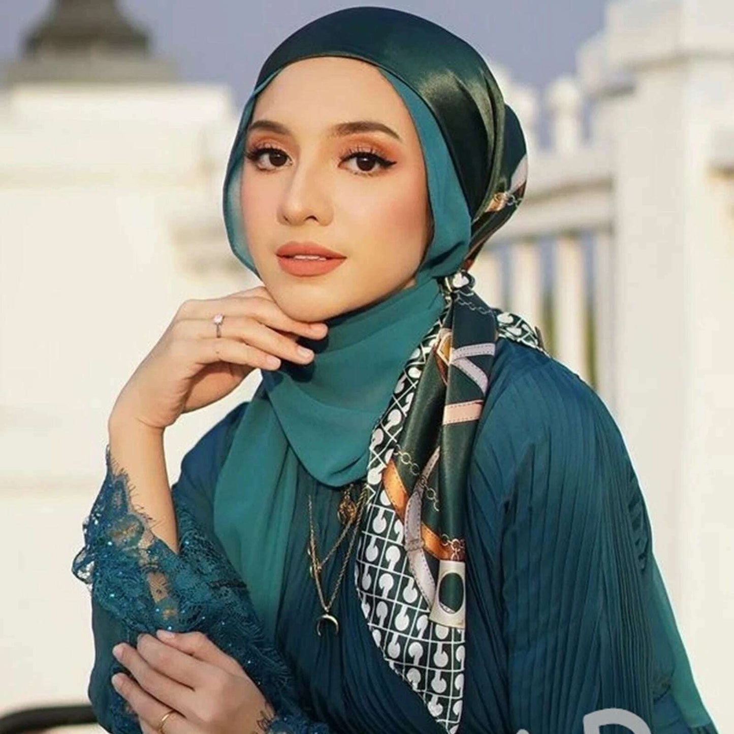 90*90CM Shawls Fashion Beach Sunscreen Silk Scarves 2023 Europe And America Kerchief Popular Print Square Bandannas