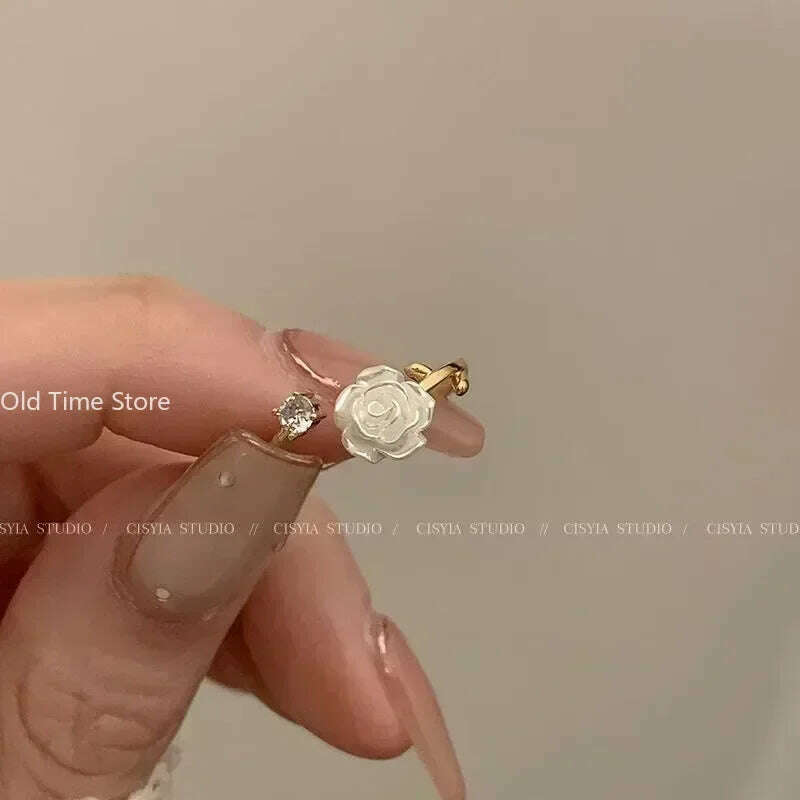 Trend Luxury Rings for Women Gold Plated Stainless Steel Rose Ring Fashion Aesthetic Jewelry Temperament Anillos Mujer
