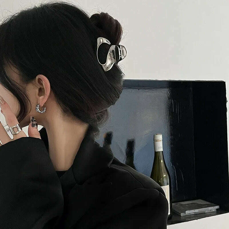 Elegant Hollow Geometric Metal Hair Claw