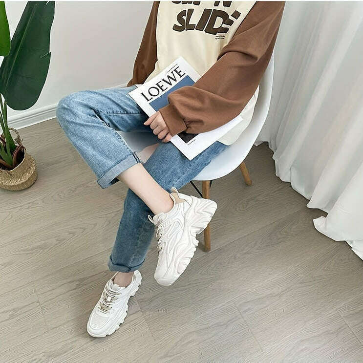 Women's Pure White Sports Shoes