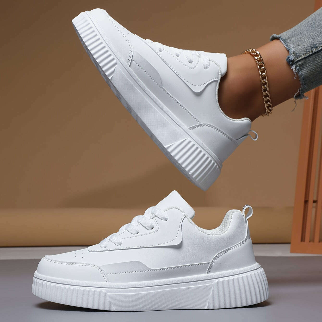 Women's Trendy Skate Shoes Lace-Up Casual Low Top Sneakers