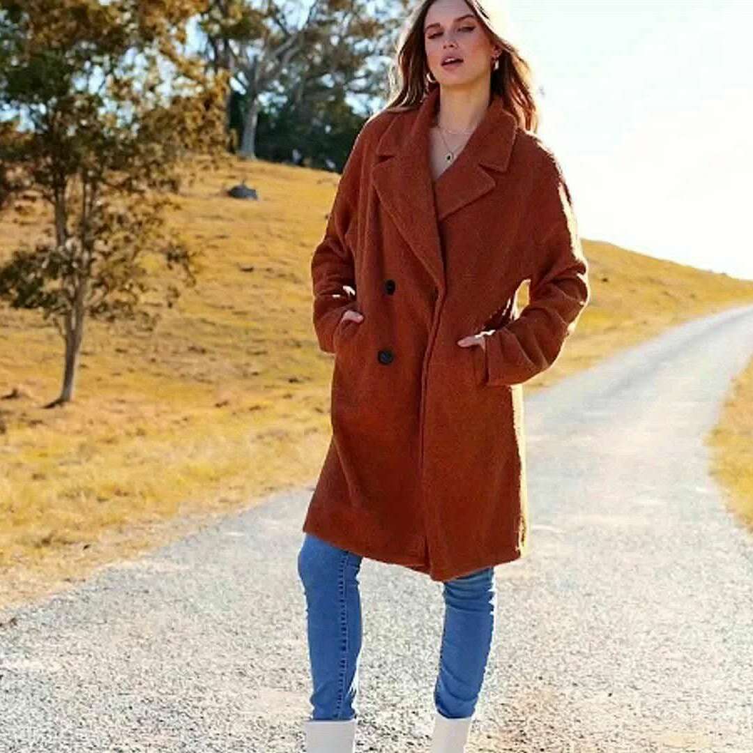 2024 Winter Faux Fur Plush Jacket with Flip Collar for Women