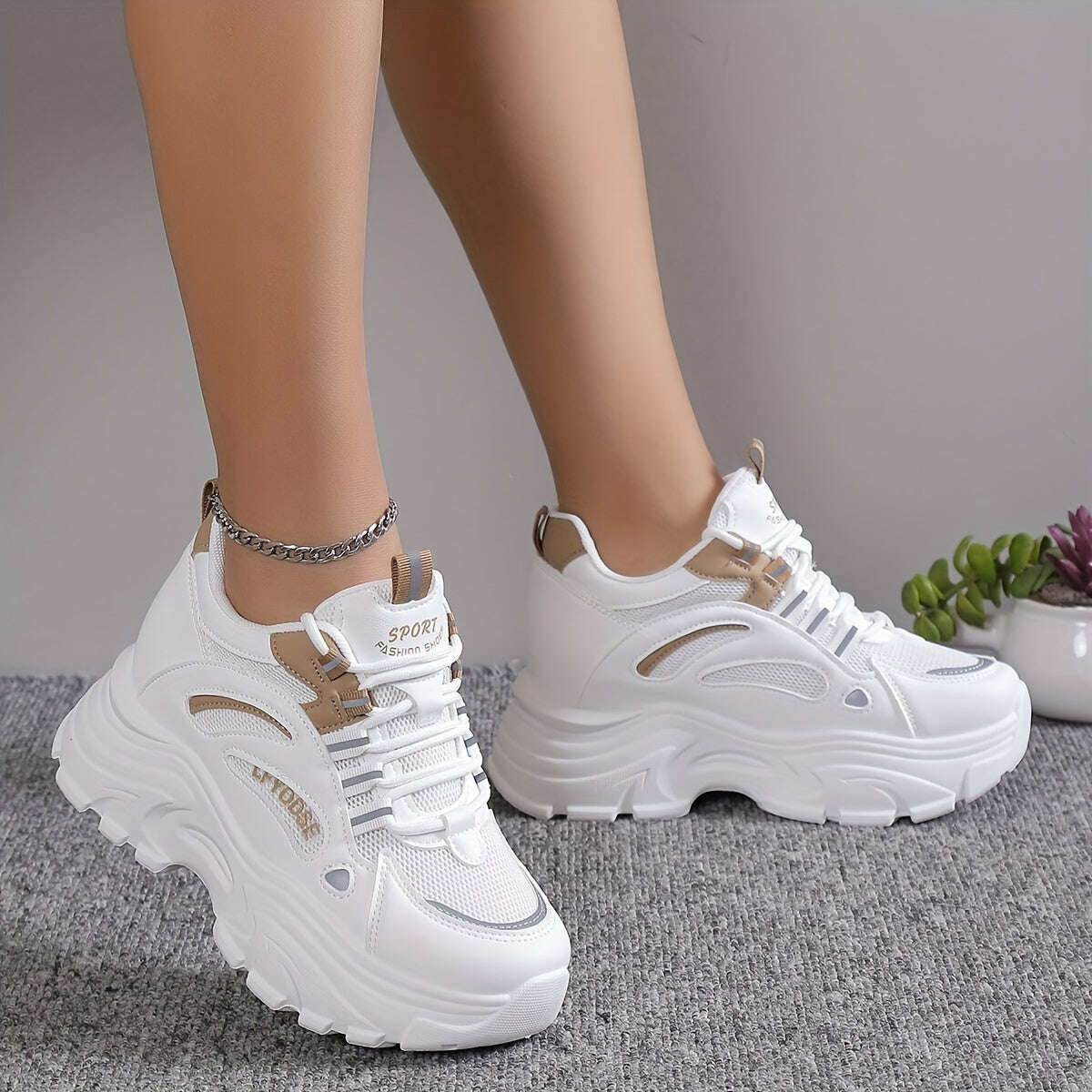 Women's Lightweight Solid Color Mesh Sneakers