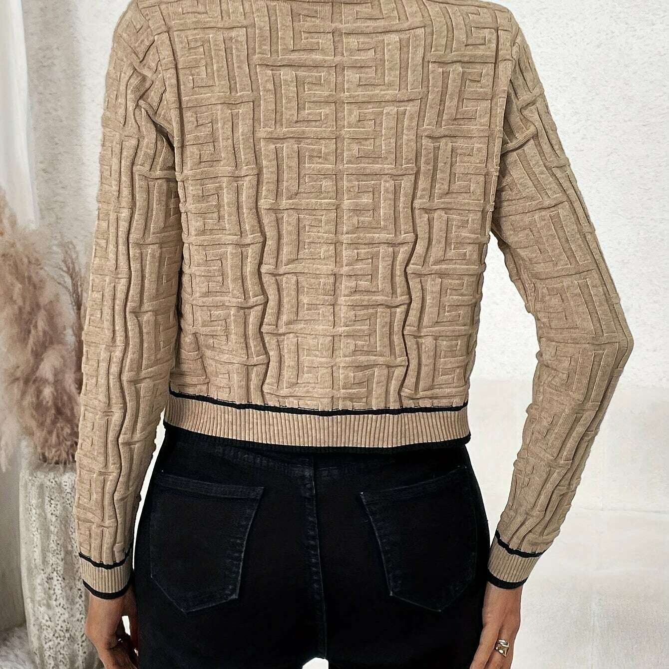 Chic Geometric Print Long Sleeve Cropped Cardigan with Contrast Details