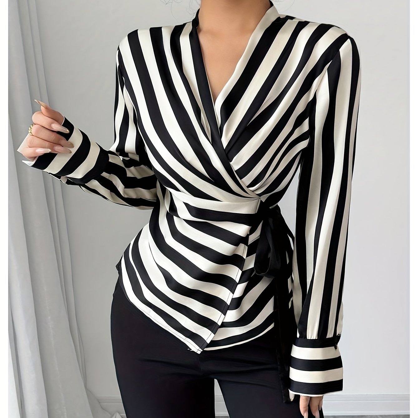 [Stylish, Button-Up Shirt] Stylish, Versatile Women's Long Sleeve Button-Up Shirt - V-Neck, Black & White Striped Pattern, Regular Fit, All-Season Top for Casual or Formal Wear