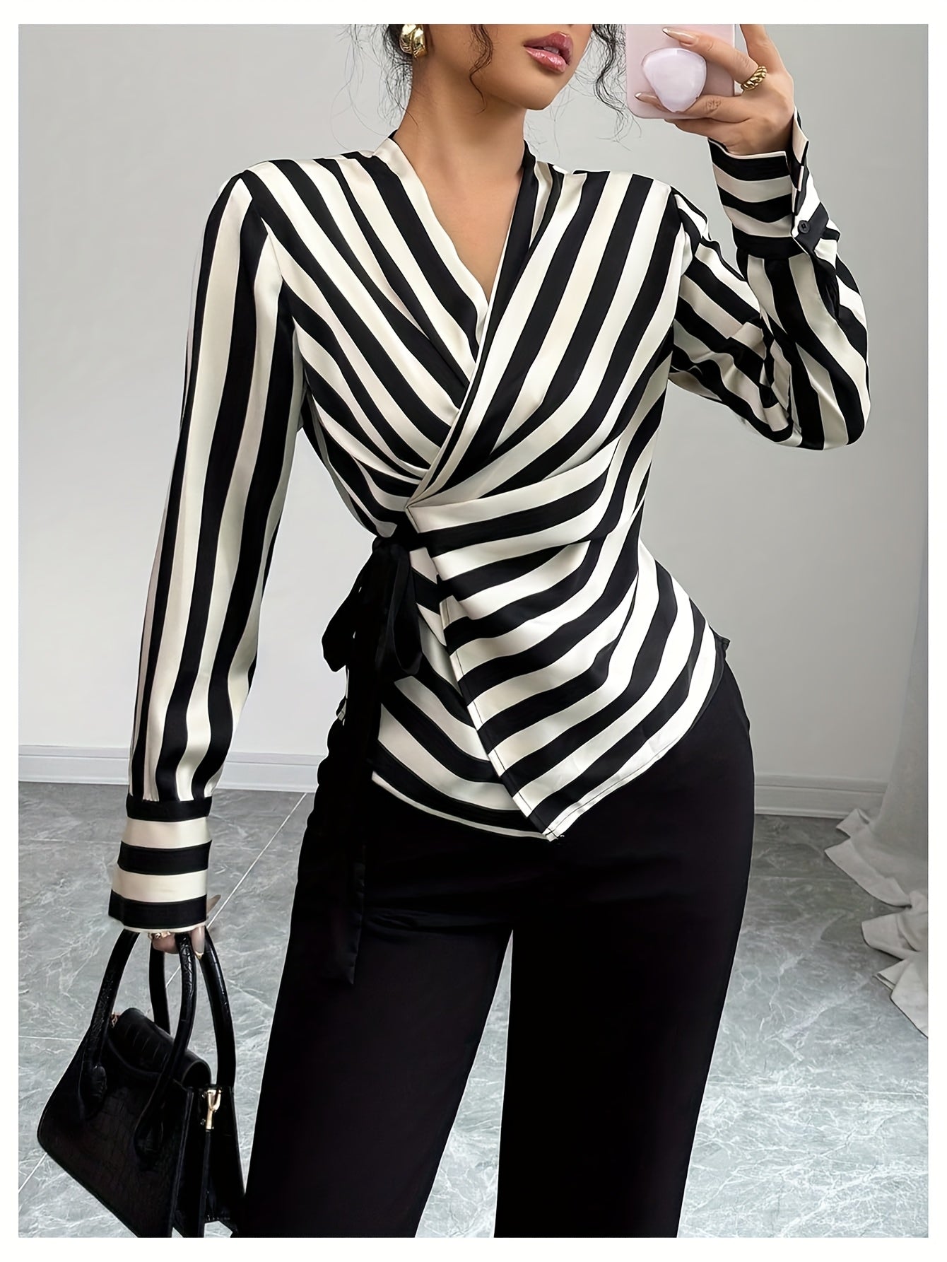 [Stylish, Button-Up Shirt] Stylish, Versatile Women's Long Sleeve Button-Up Shirt - V-Neck, Black & White Striped Pattern, Regular Fit, All-Season Top for Casual or Formal Wear