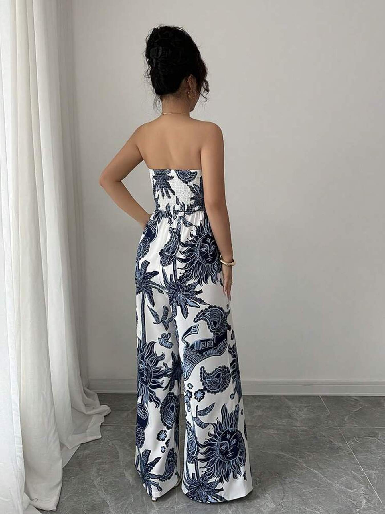 [Silklike Jumpsuit] Women's Lightweight Silklike Sleeveless Off-Shoulder Smocking Jumpsuit | Geometric Digital Print Wide-Leg Beachwear, Machine Washable Non-Stretch Fabric for Vacation & Casual Outings, Summer Outfit, Smooth