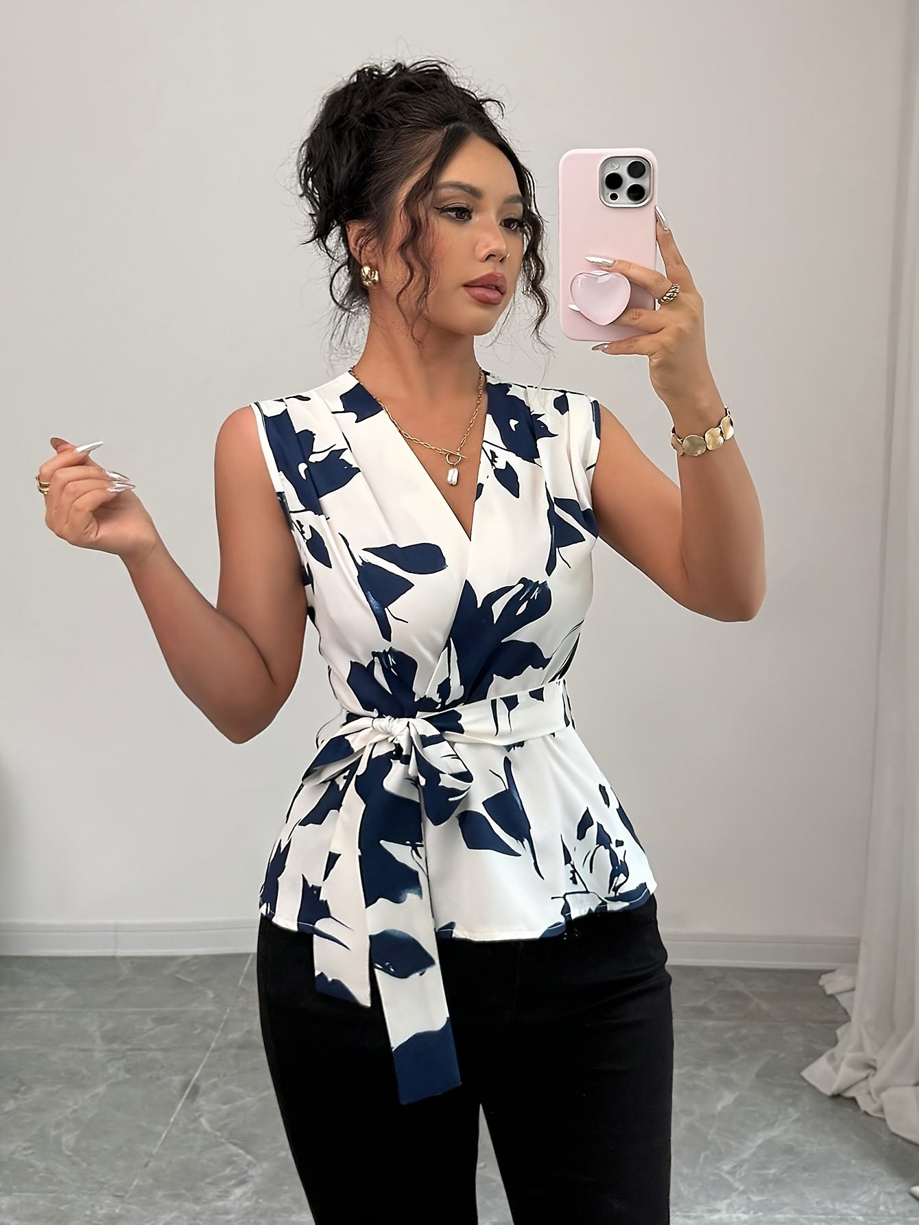 [Elegant Floral Blouse] Lightweight Polyester Elegant Women's Floral Print V-Neck Sleeveless Blouse with Belt | Perfect for Spring/Summer, Casual to Formal Wear, Casual Attire|Vneck Blouse|Polyester Fabric