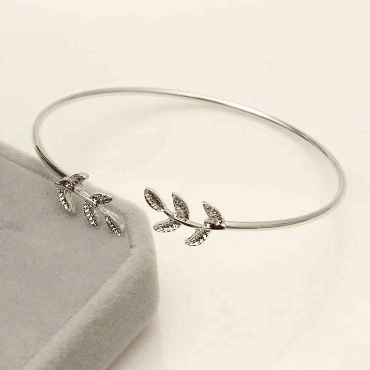 Punk Charm Bracelet Bracelet Fashion New Temperament Popular Jewelry Leaf Crystal Women's 4-piece Set Bracelet Wholesale - D&M Boutique