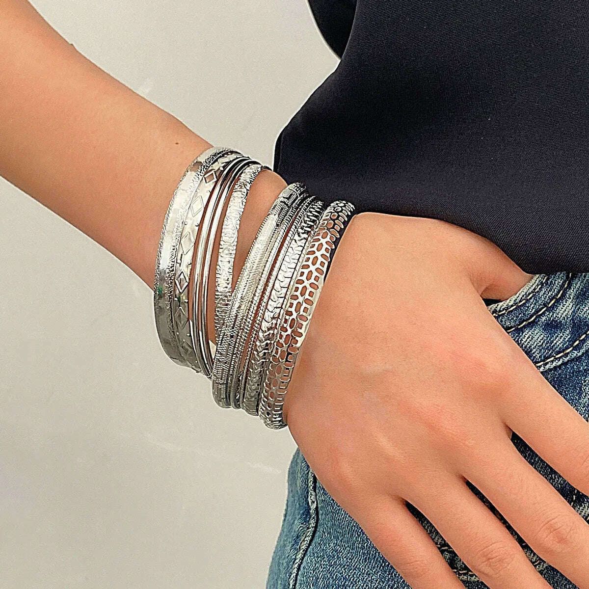 Fashion Stainless Steel Twist Bracelets for Women & Men - D&M Boutique